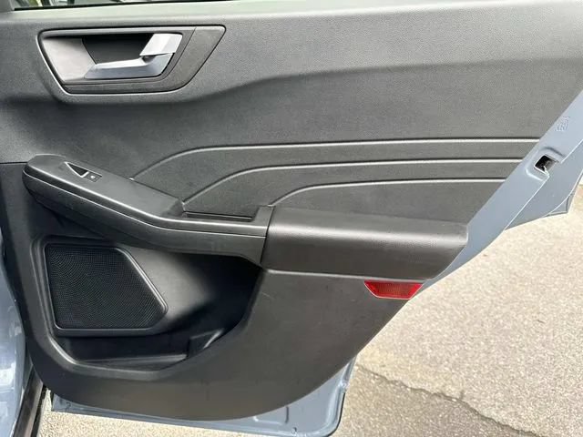 Used 2025 Ford Escape ST-Line FWD image 23