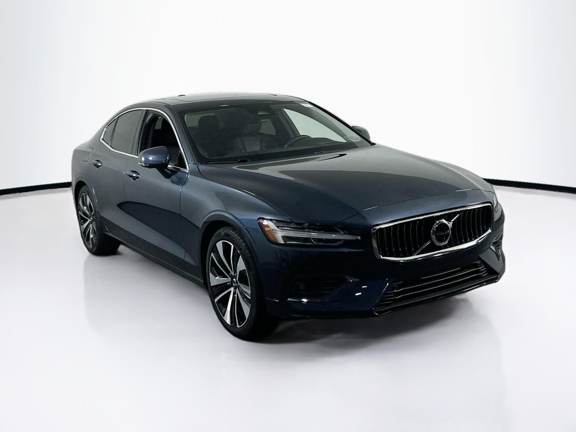 Used 2023 Volvo S60 B5 Ultimate w/ Climate Package image 3