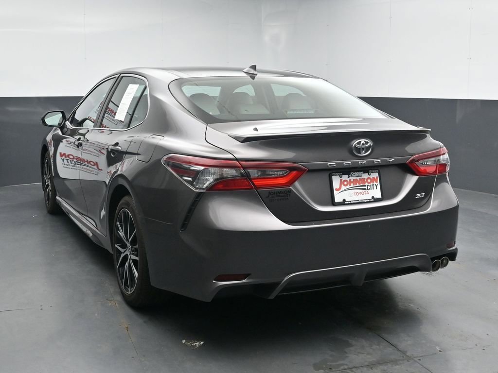 Used 2022 Toyota Camry SE FWD image 6