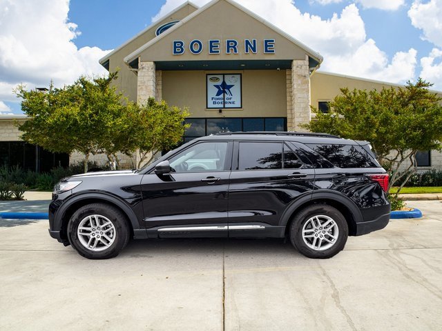 Used 2025 Ford Explorer Active image 2
