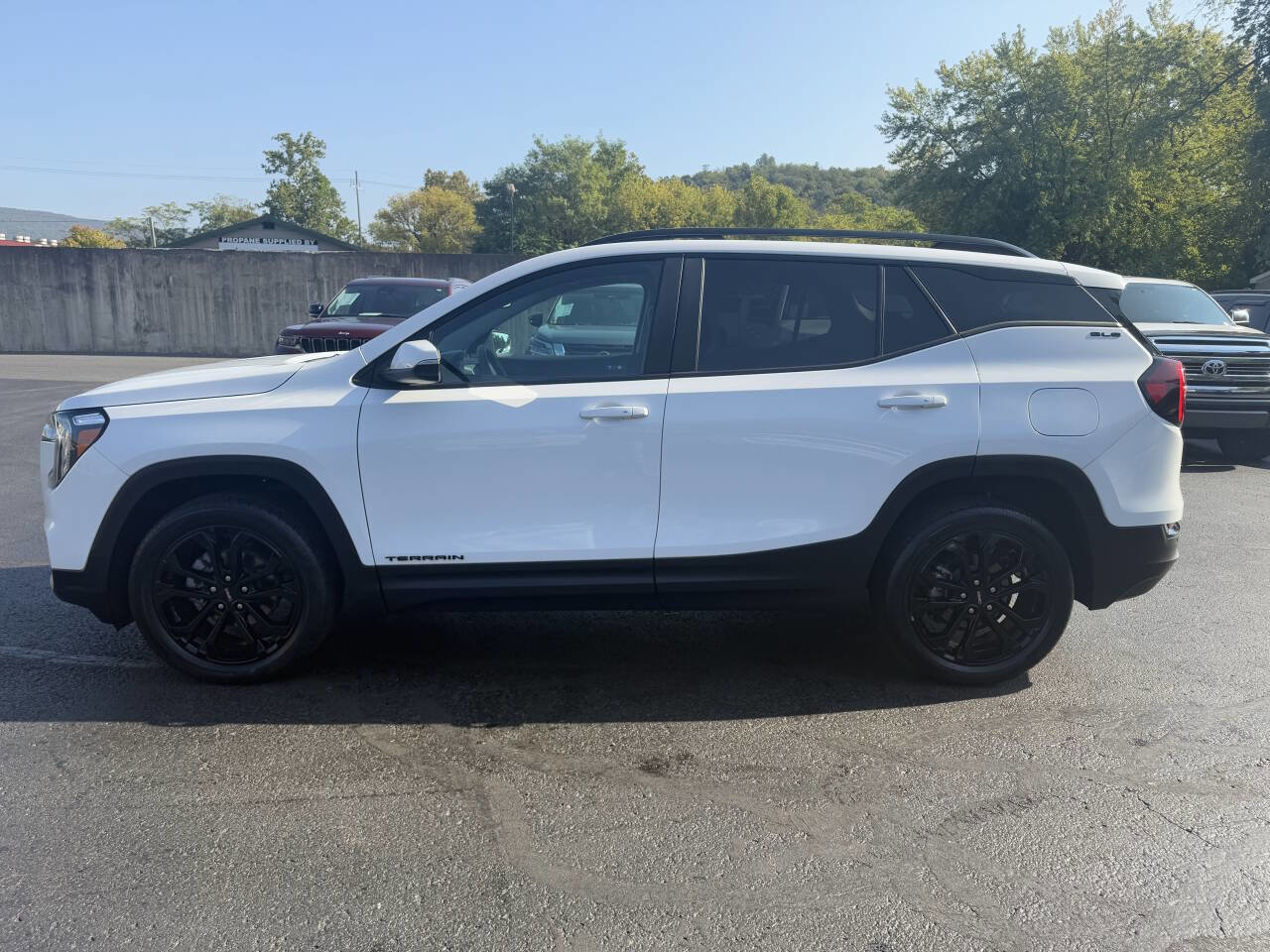 Used 2022 GMC Terrain SLE w/ Driver Convenience Package image 7