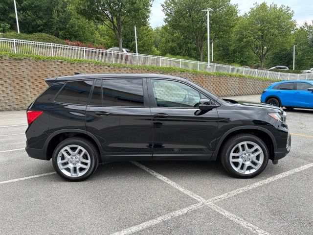 Certified 2025 Honda Passport EX-L image 9