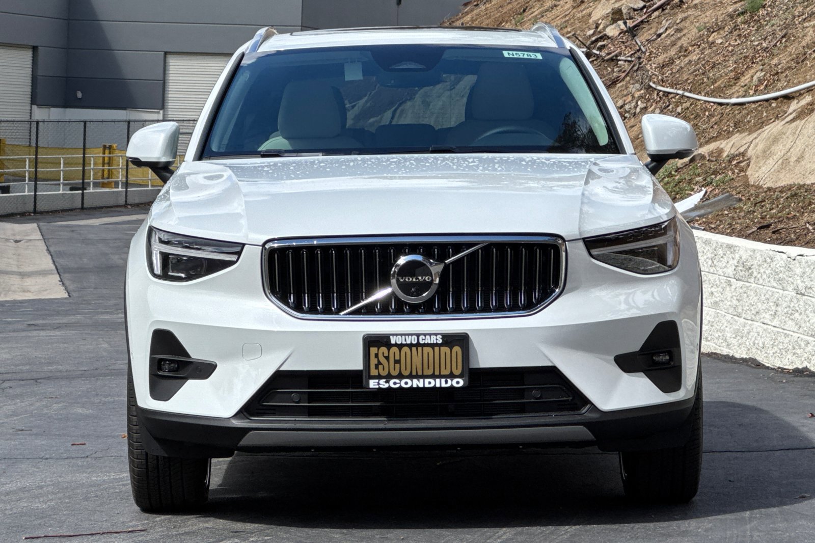 New 2025 Volvo XC40 B5 Ultra image 3