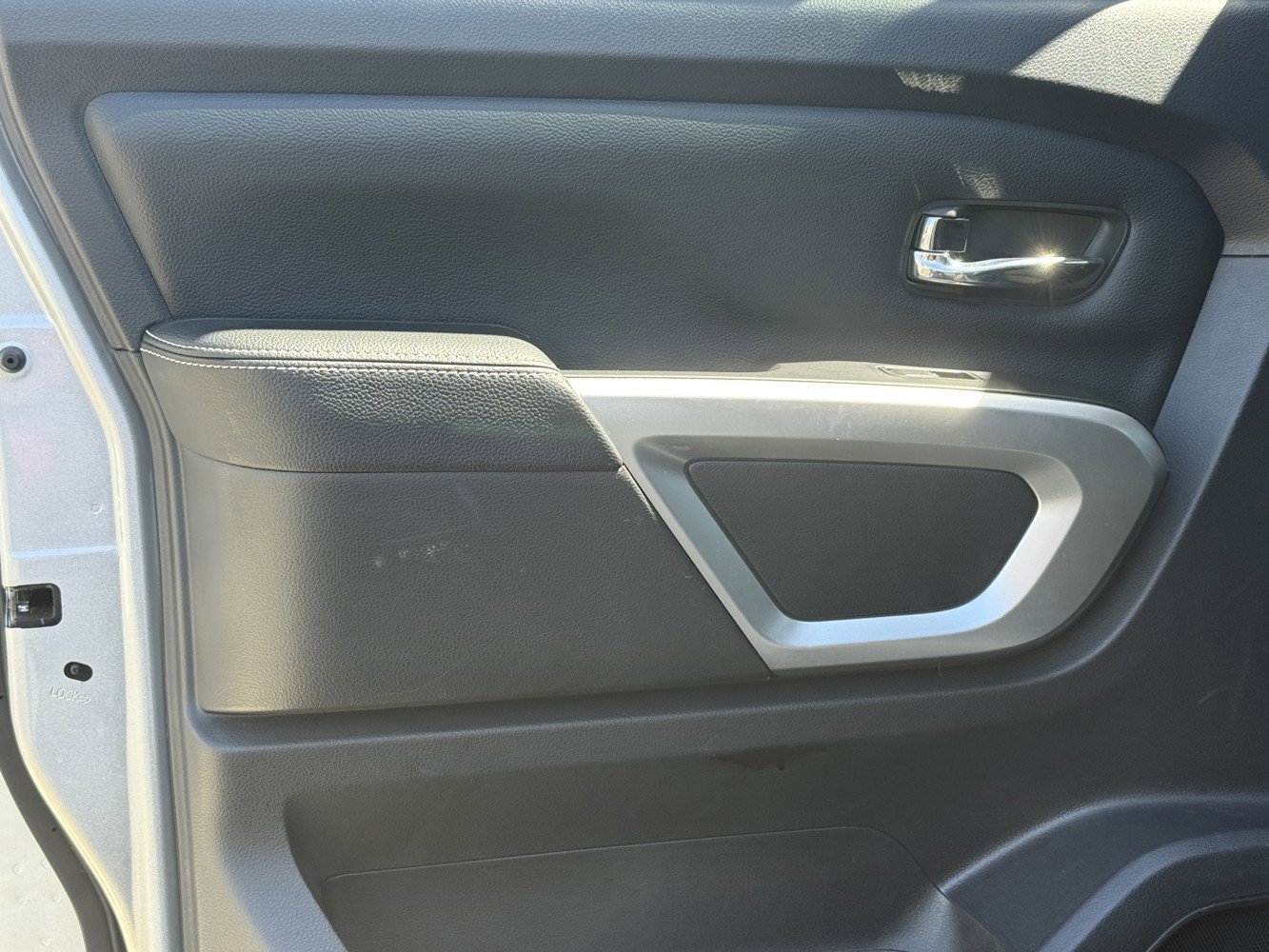 Used 2018 Nissan Titan PRO-4X w/ Pro-4x Utility Package image 23