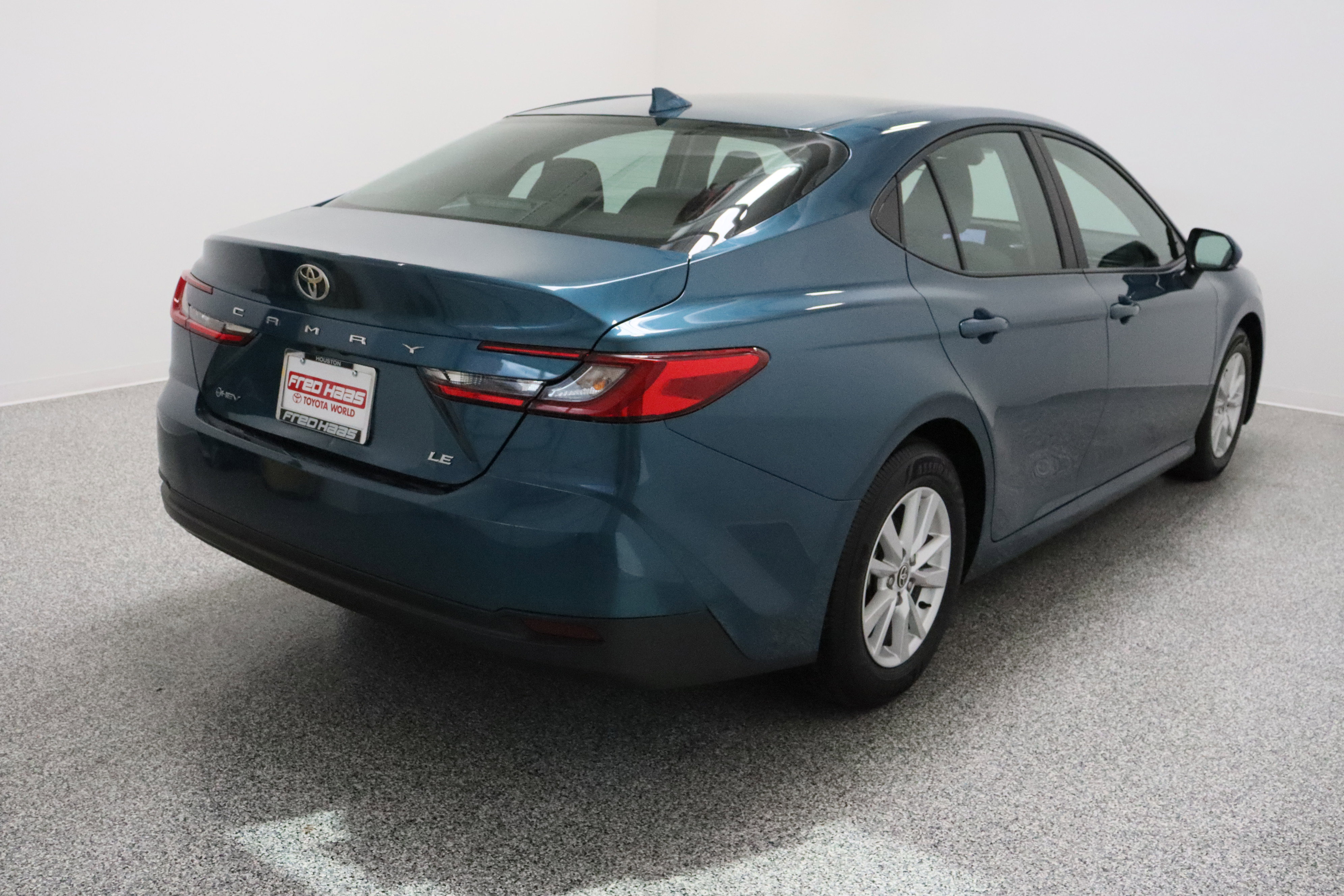 Used 2025 Toyota Camry LE FWD image 7
