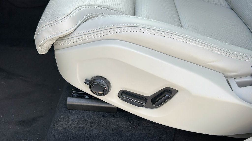 New 2027 Volvo XC90 T8 Ultra AWD/4WD image 11