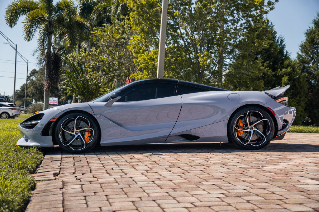 Used 2024 McLaren 750S RWD image 3