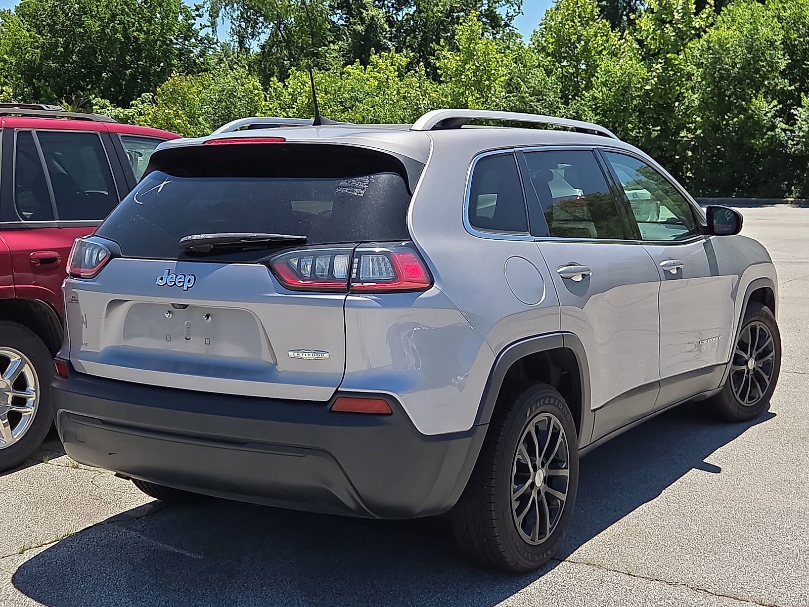 Used 2019 Jeep Cherokee Latitude Plus FWD video 4