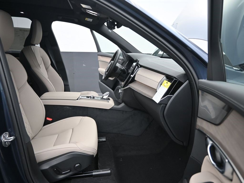 New 2026 Volvo XC90 B5 Plus image 15