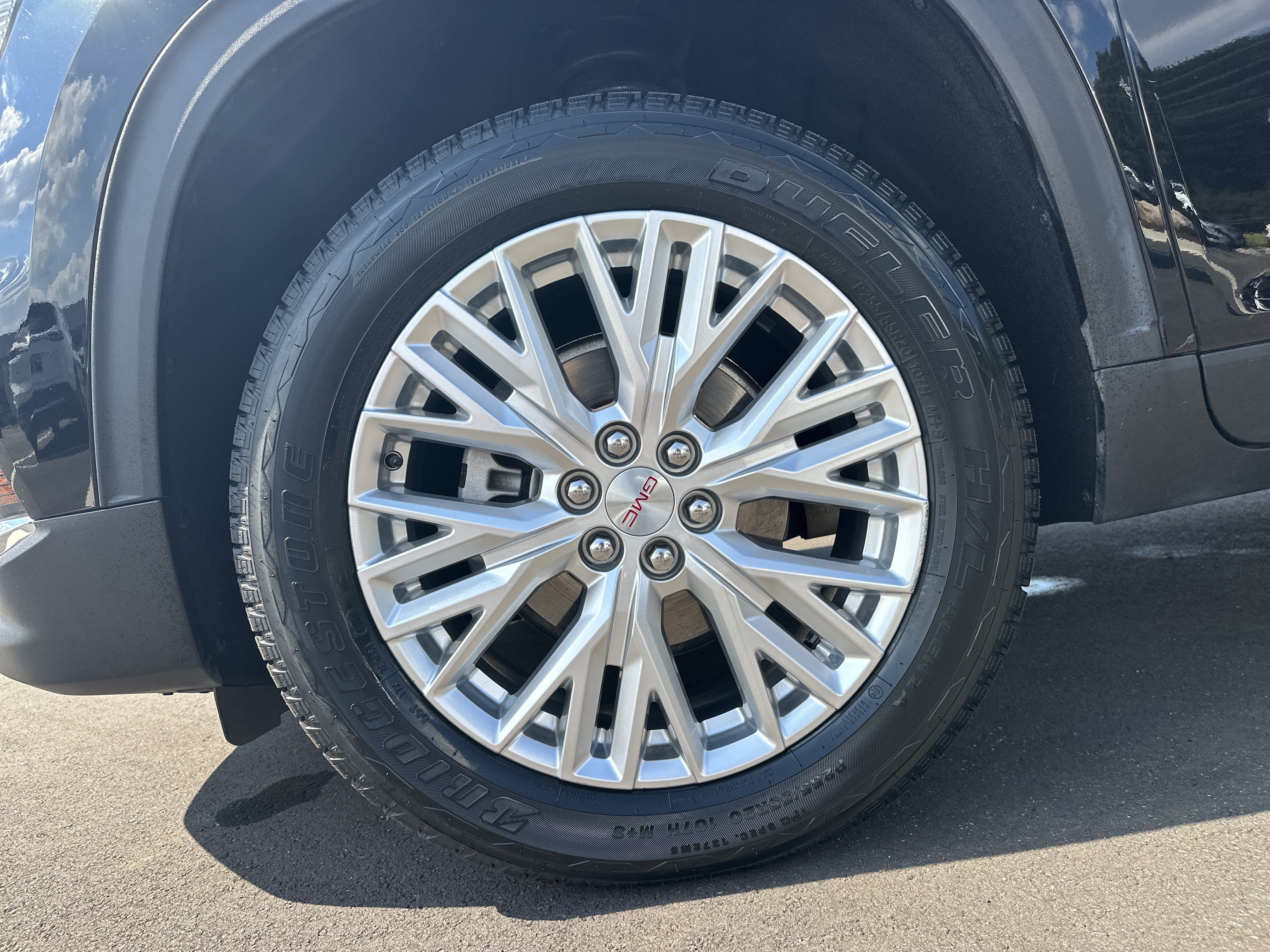 Used 2024 GMC Acadia Elevation FWD image 12