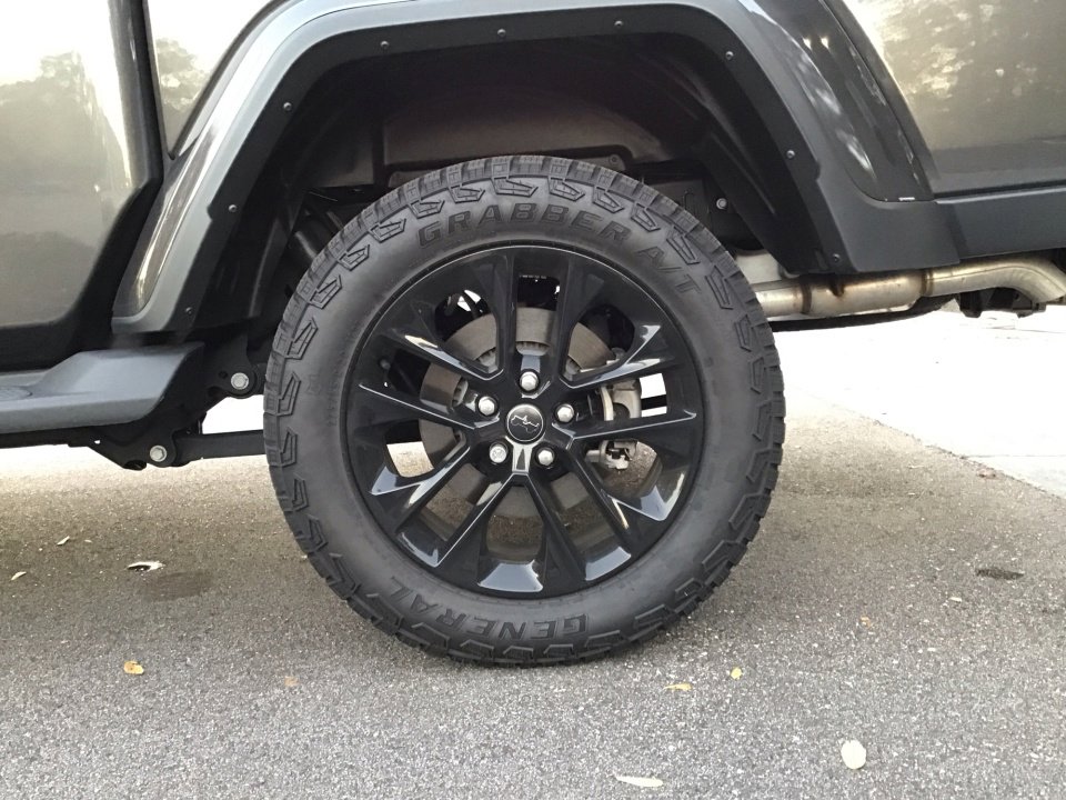 Used 2025 Jeep Gladiator Sport image 22