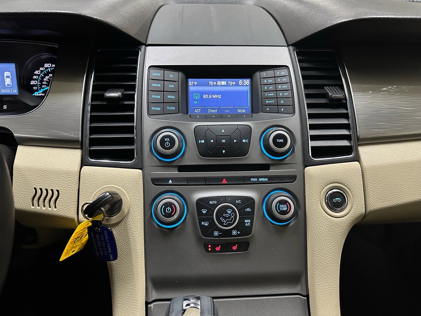 Used 2018 Ford Taurus SEL image 32