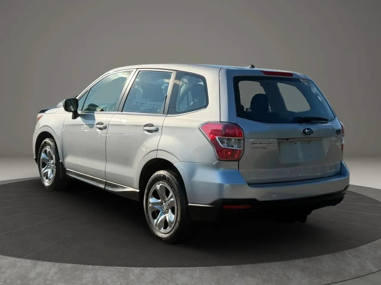 Used 2015 Subaru Forester 2.5i AWD/4WD image 6