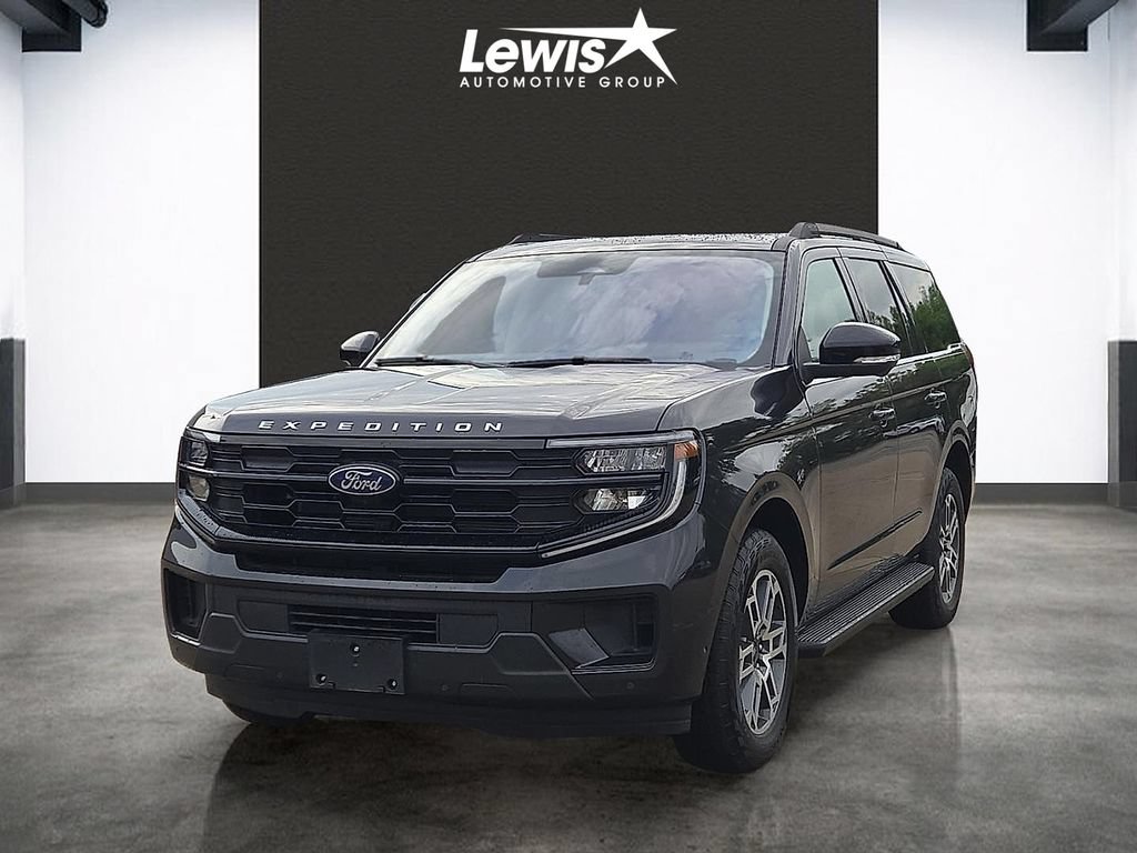 Used 2025 Ford Expedition Active AWD/4WD image 1