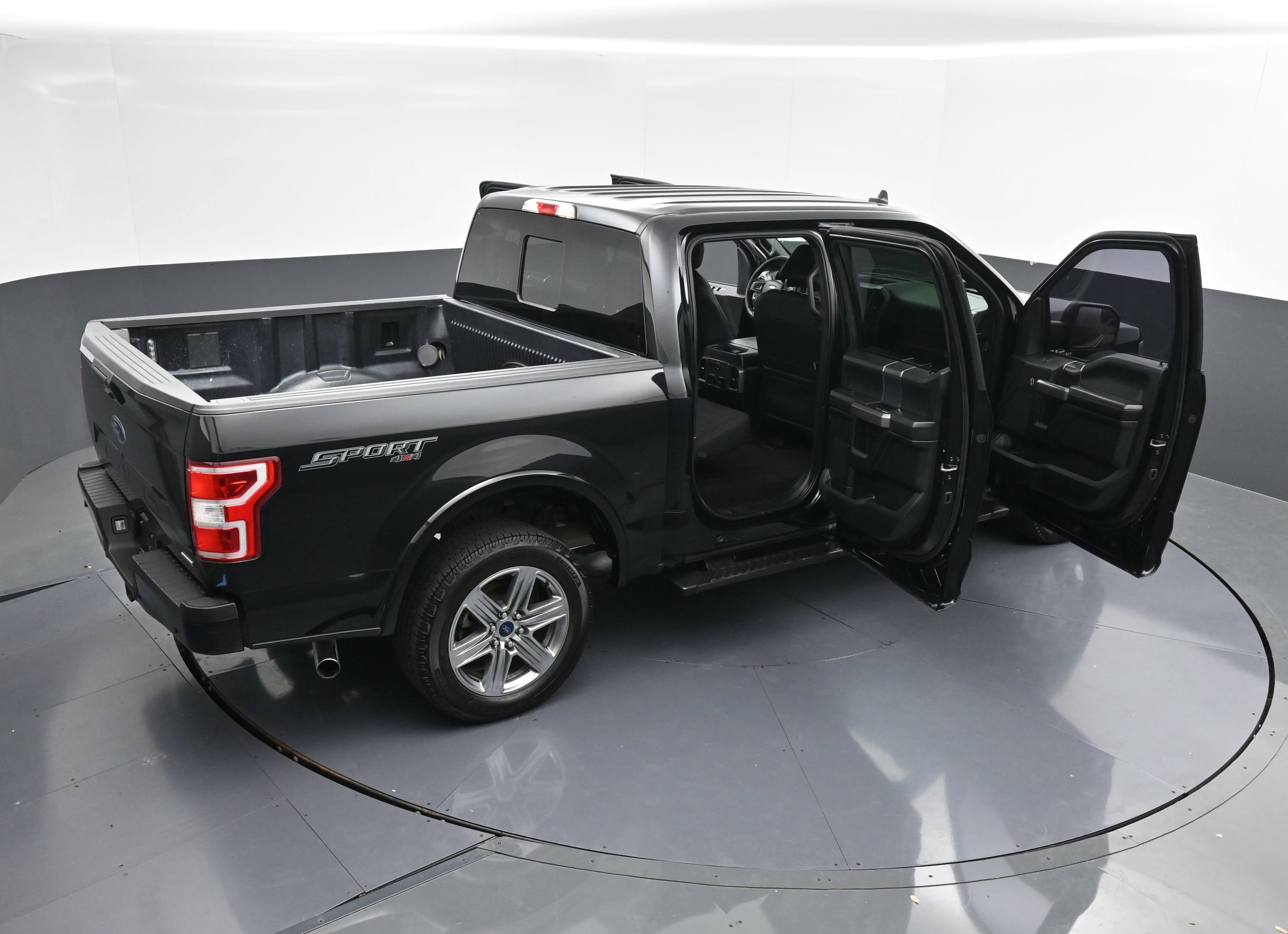 Used 2019 Ford F150 XLT w/ Equipment Group 302A Luxury AWD/4WD image 45