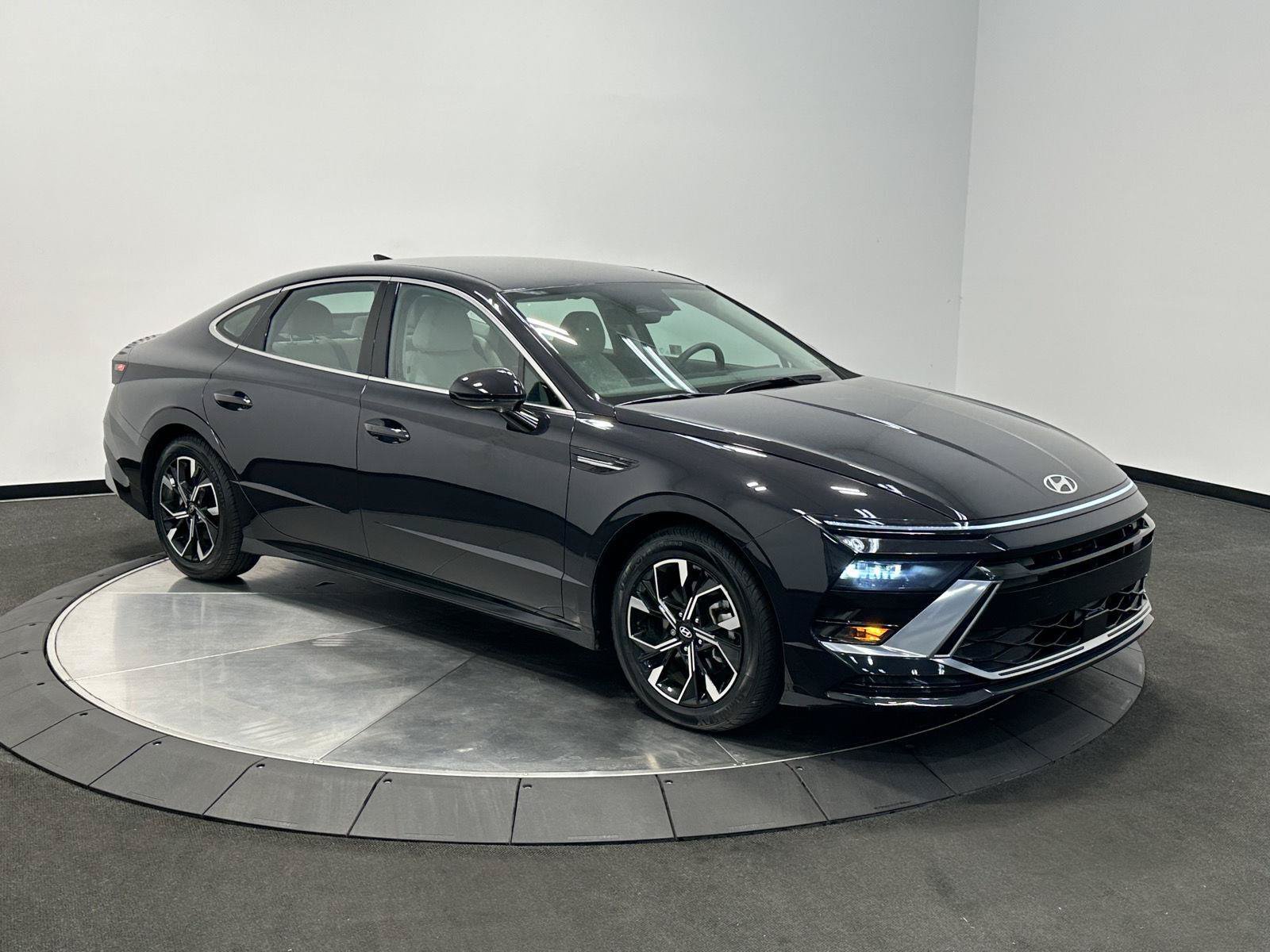 Certified 2024 Hyundai Sonata SEL AWD/4WD image 2