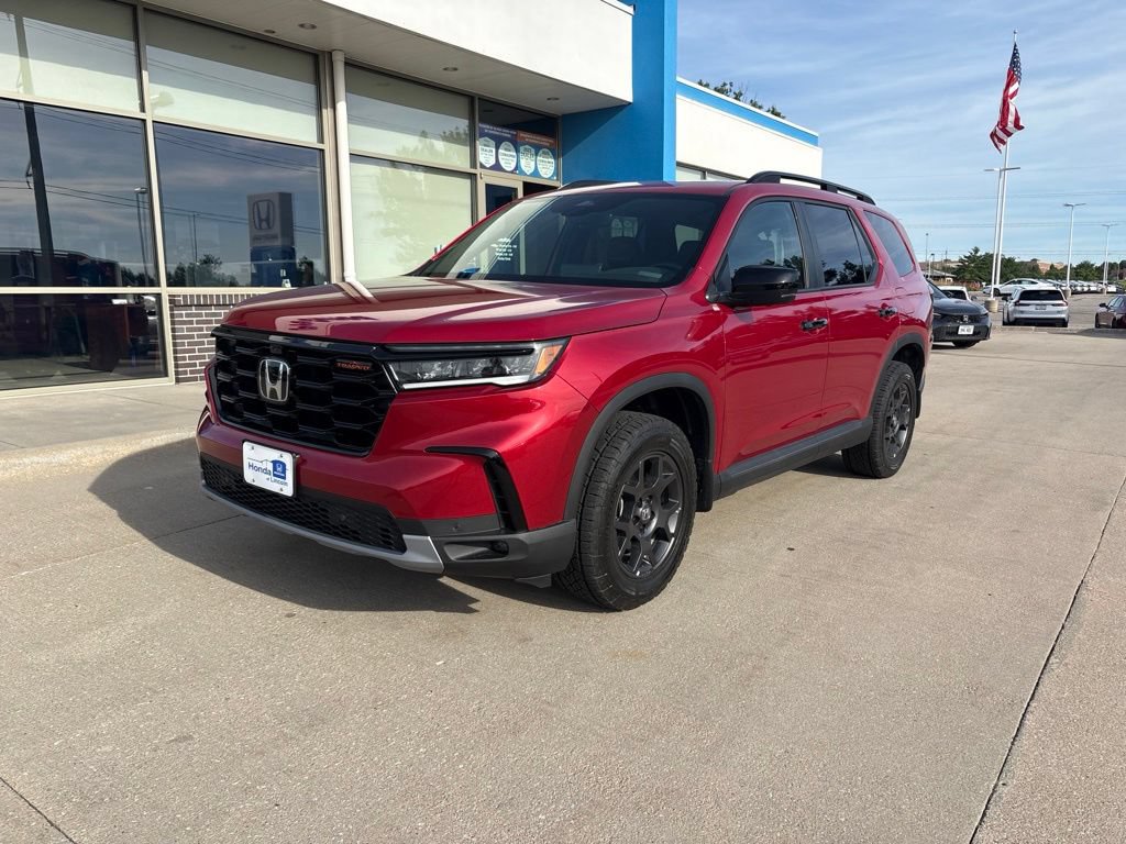 Certified 2025 Honda Pilot TrailSport