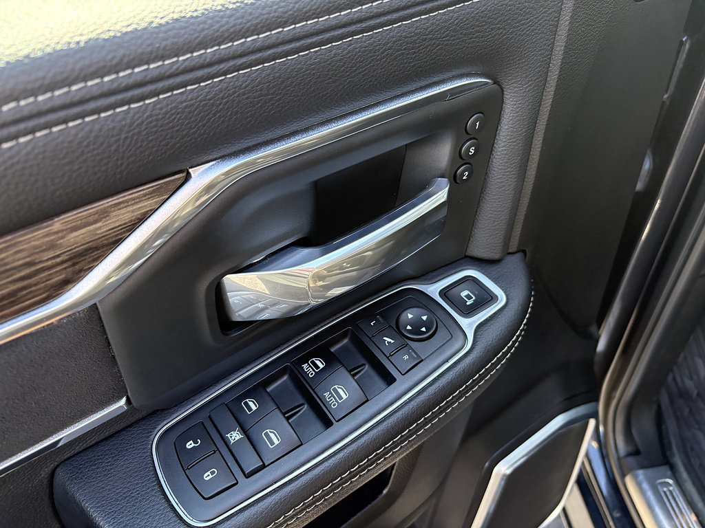 Used 2019 RAM 3500 Laramie AWD/4WD image 15