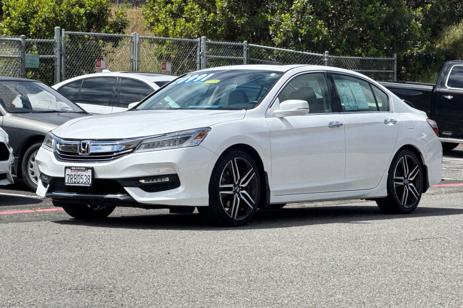 Used 2016 Honda Accord Touring image 9