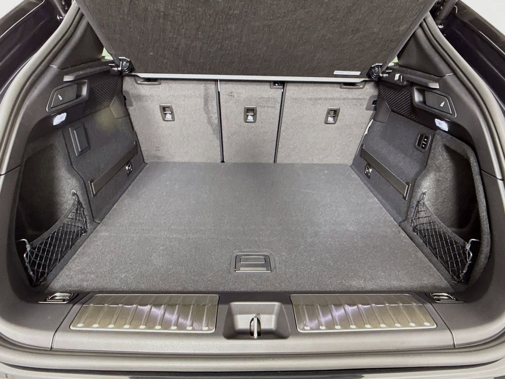 New 2026 Porsche Macan Electric image 31