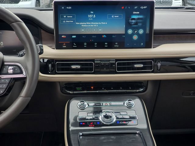 Used 2023 Lincoln Nautilus Reserve image 27