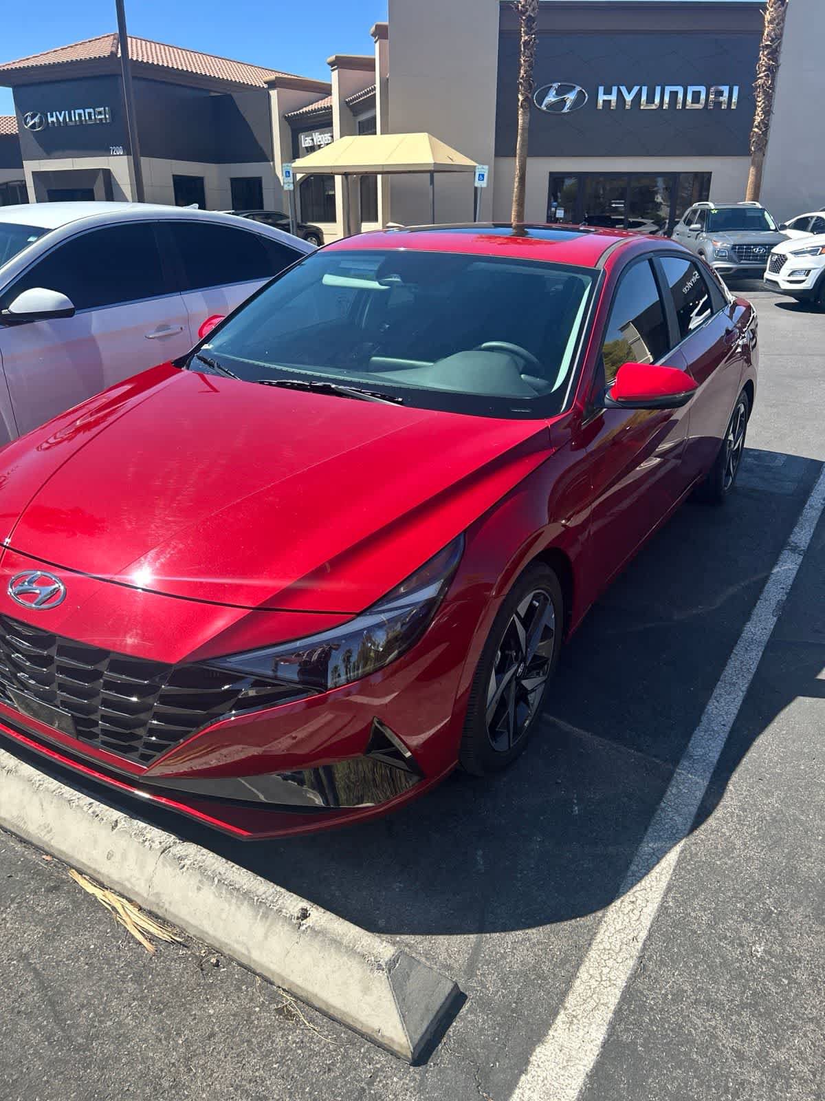 Used 2022 Hyundai Elantra Limited w/ Cargo Package FWD image 9