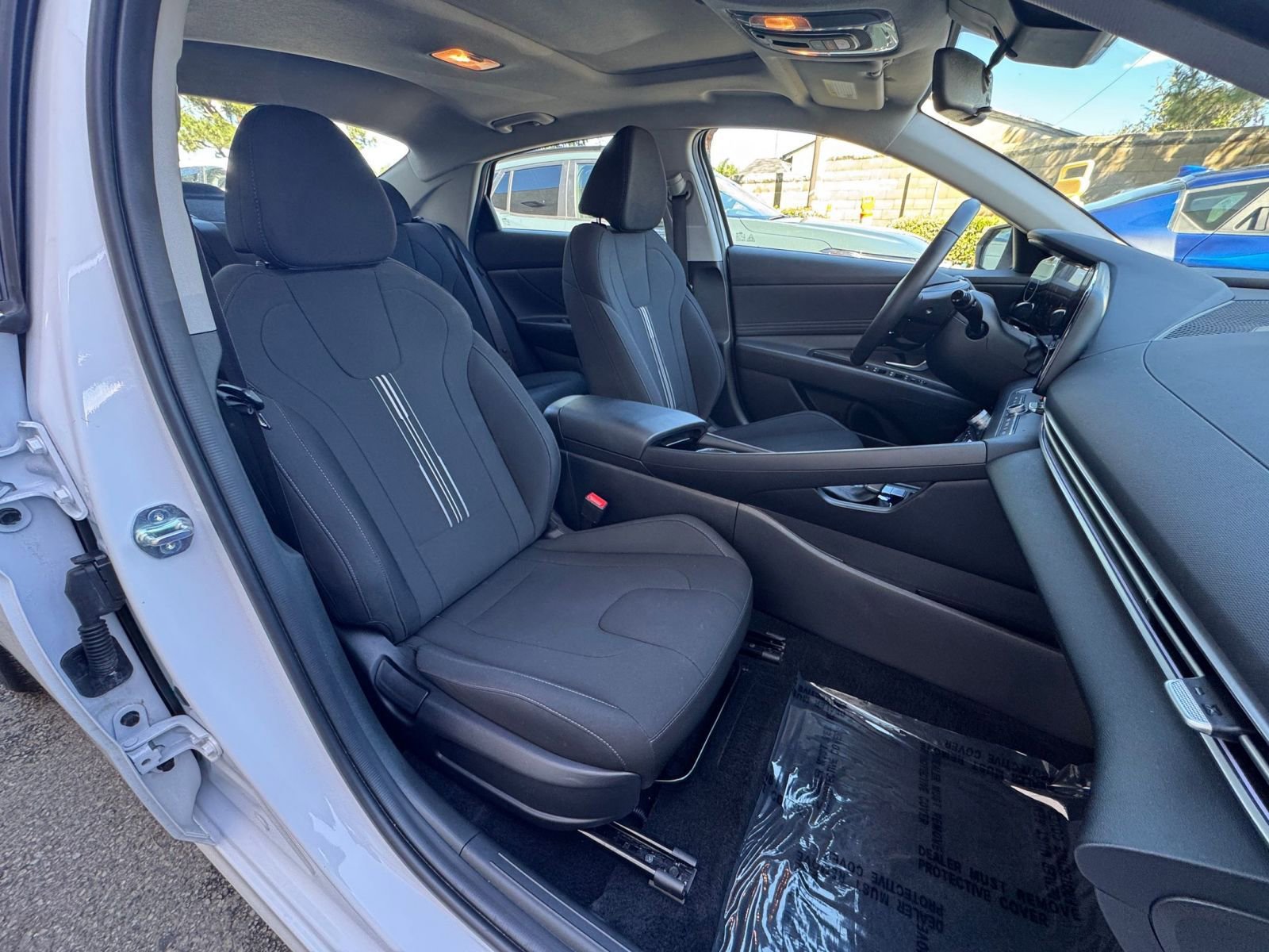 Used 2025 Hyundai Elantra SEL FWD image 38