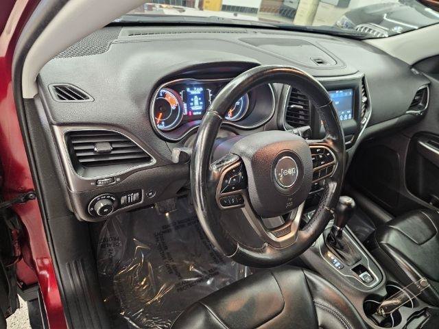 Used 2019 Jeep Cherokee Latitude Plus w/ Comfort/Convenience Group FWD image 7