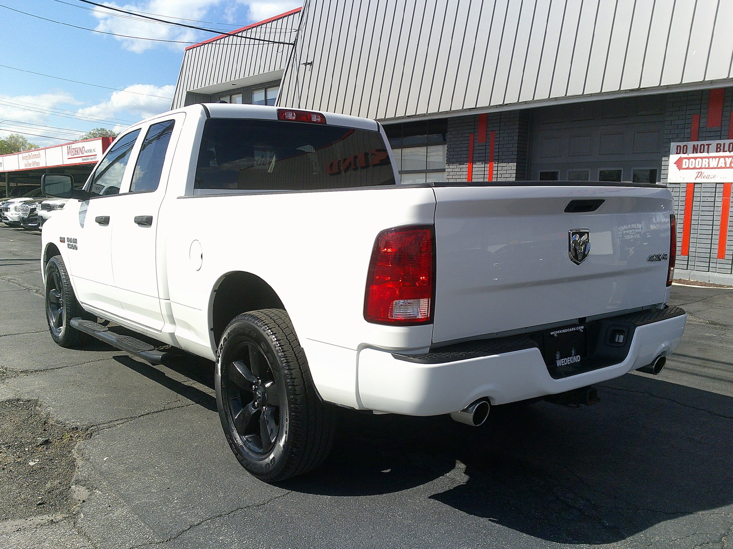 Used 2016 RAM 1500 Express AWD/4WD image 3