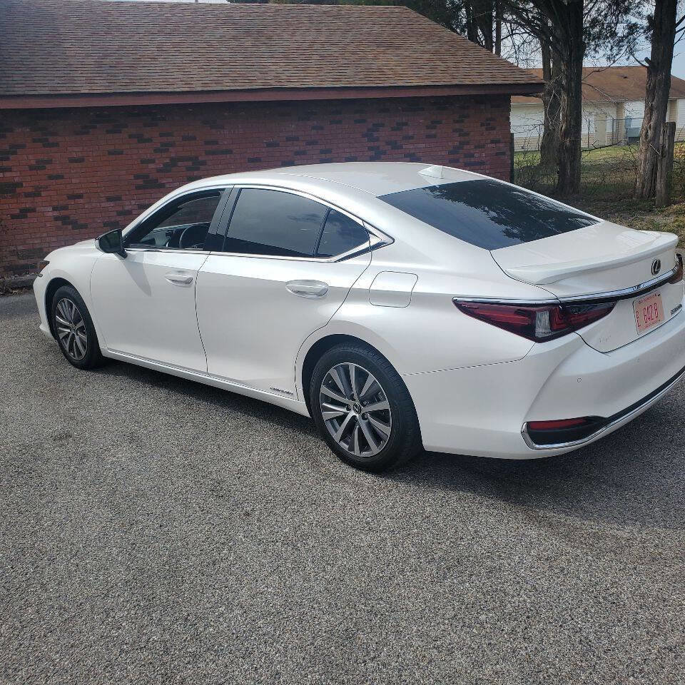 Used 2021 Lexus ES 300h w/ Premium Package image 4