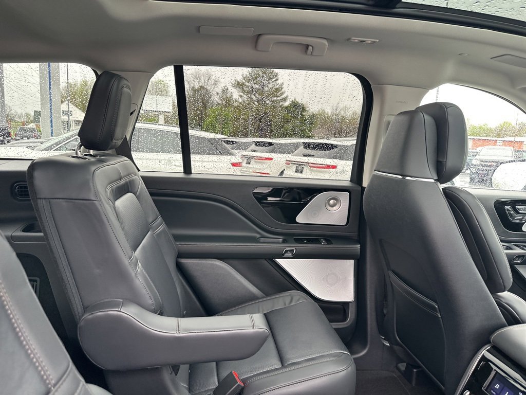 New 2025 Lincoln Aviator Reserve w/ Equipment Group 201A image 18