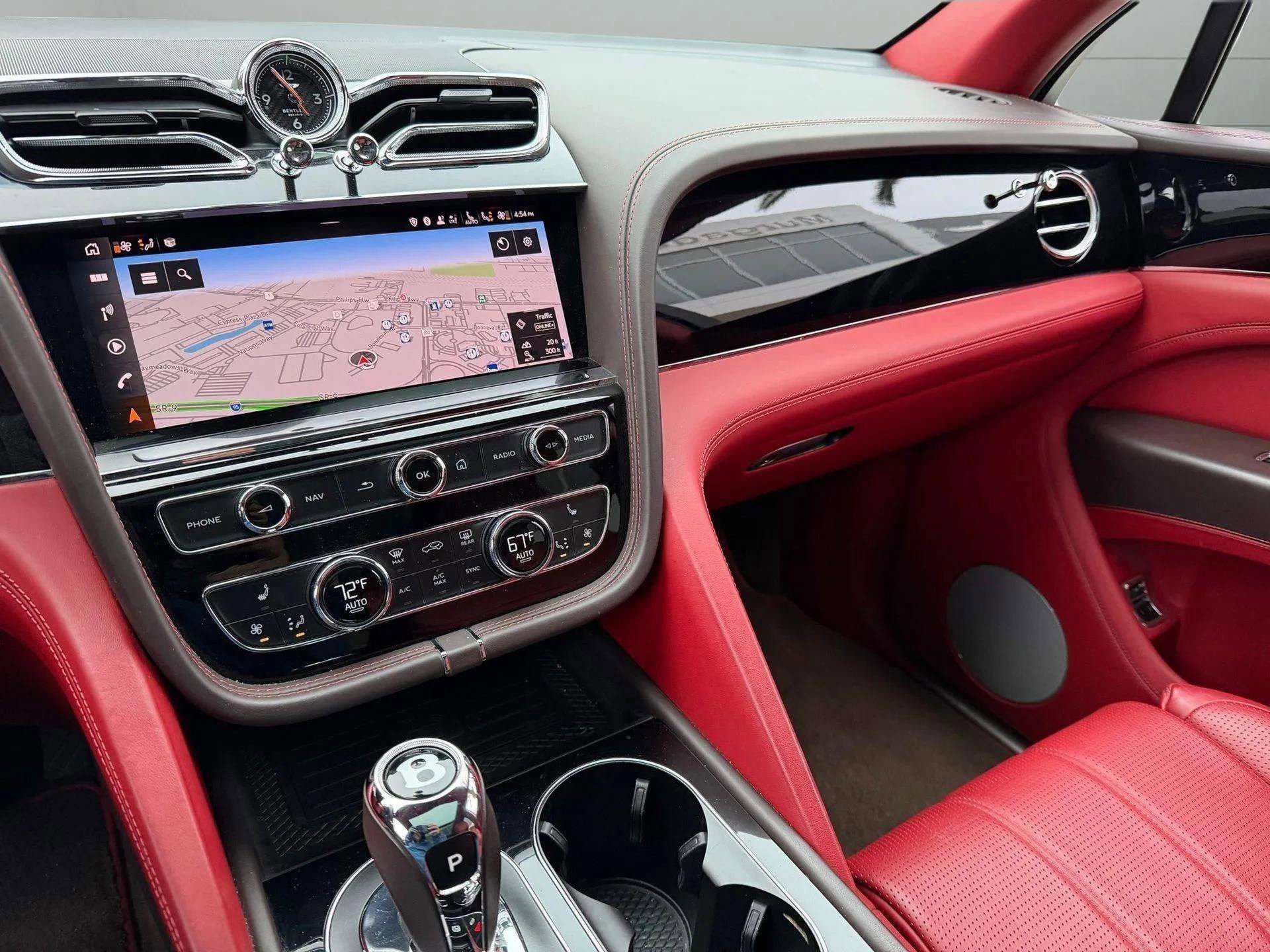 Certified 2022 Bentley Bentayga image 32