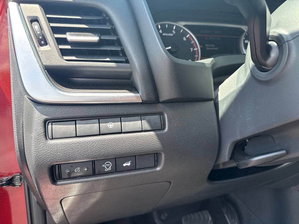 Used 2026 Nissan Rogue SV AWD/4WD image 19