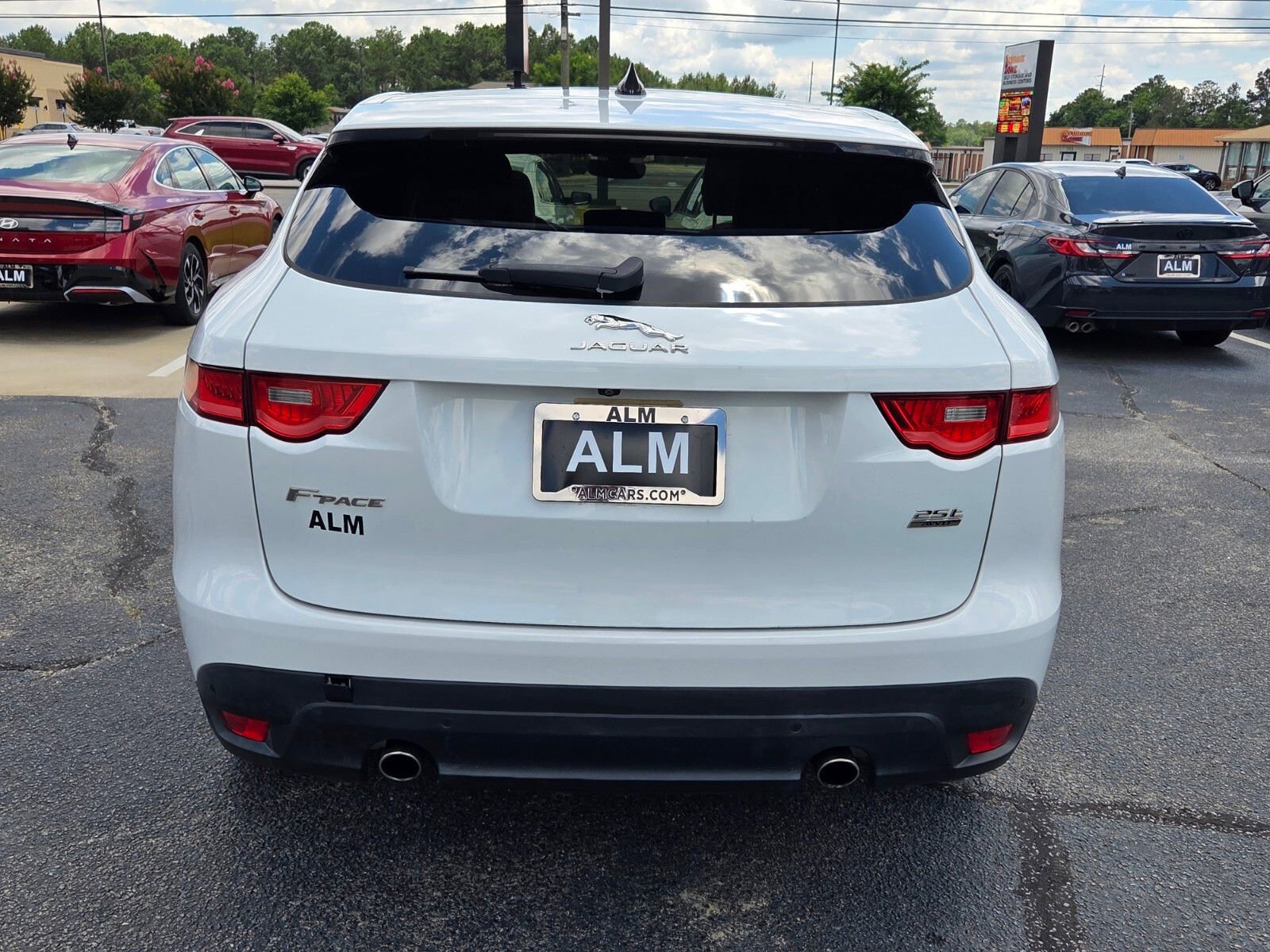 Used 2019 Jaguar F-PACE AWD/4WD image 10