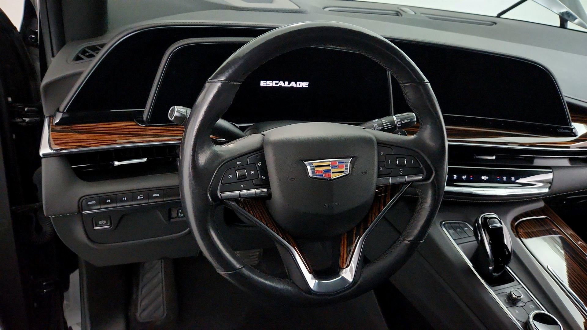 Used 2023 Cadillac Escalade Luxury AWD/4WD image 13