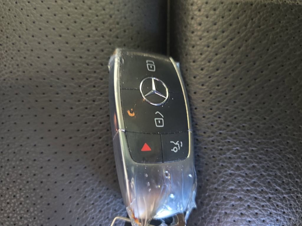 Certified 2022 Mercedes-Benz GLC 300 4MATIC image 37