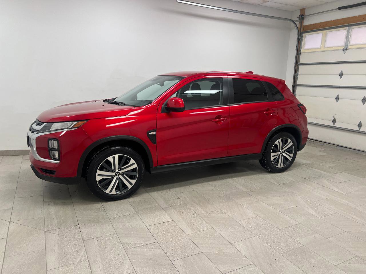 Used 2024 Mitsubishi Outlander Sport AWD image 2