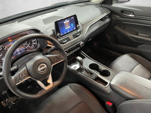Used 2025 Nissan Altima 2.5 SV FWD image 10