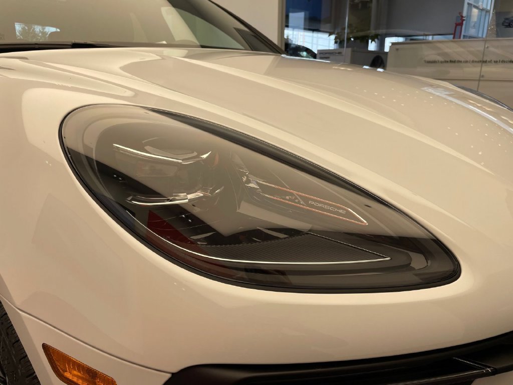 New 2026 Porsche Macan AWD/4WD image 28