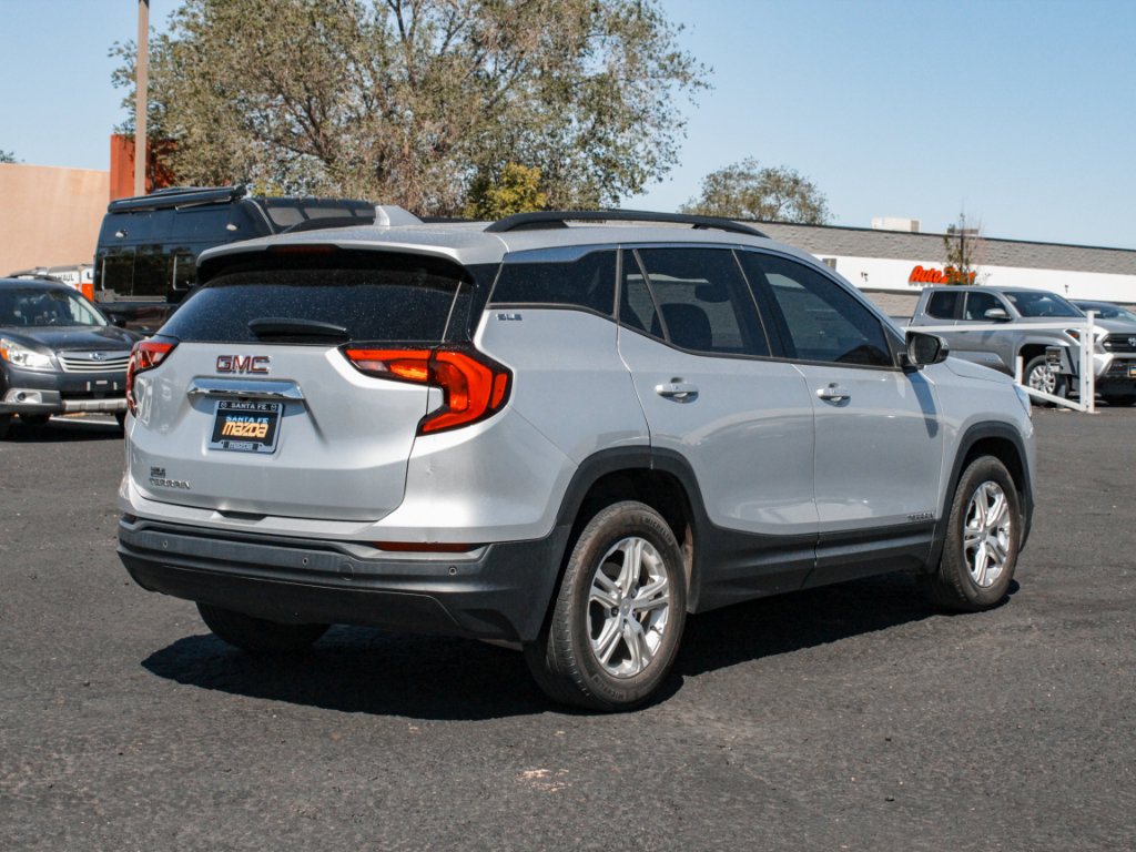 Used 2020 GMC Terrain SLE w/ Driver Convenience Package FWD image 5