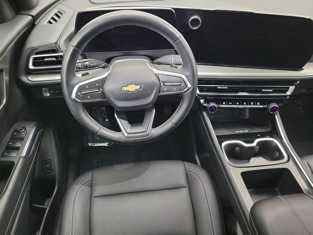 Certified 2025 Chevrolet Traverse LT image 11