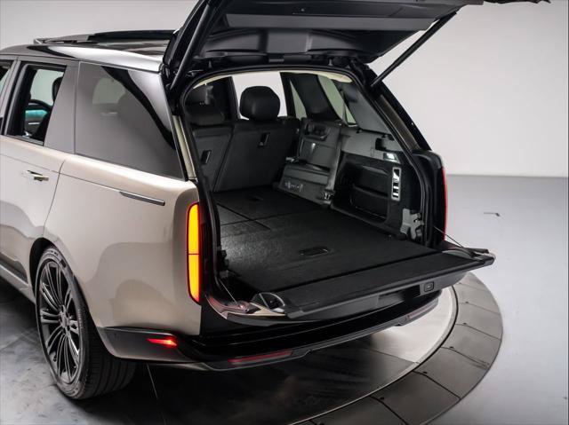 New 2026 Land Rover Range Rover Long Wheelbase SE AWD/4WD image 32
