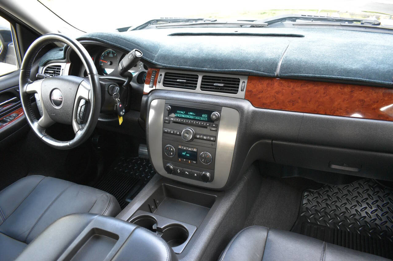 Used 2009 GMC Sierra 1500 SLT w/ Suspension Package, Off-Road image 27