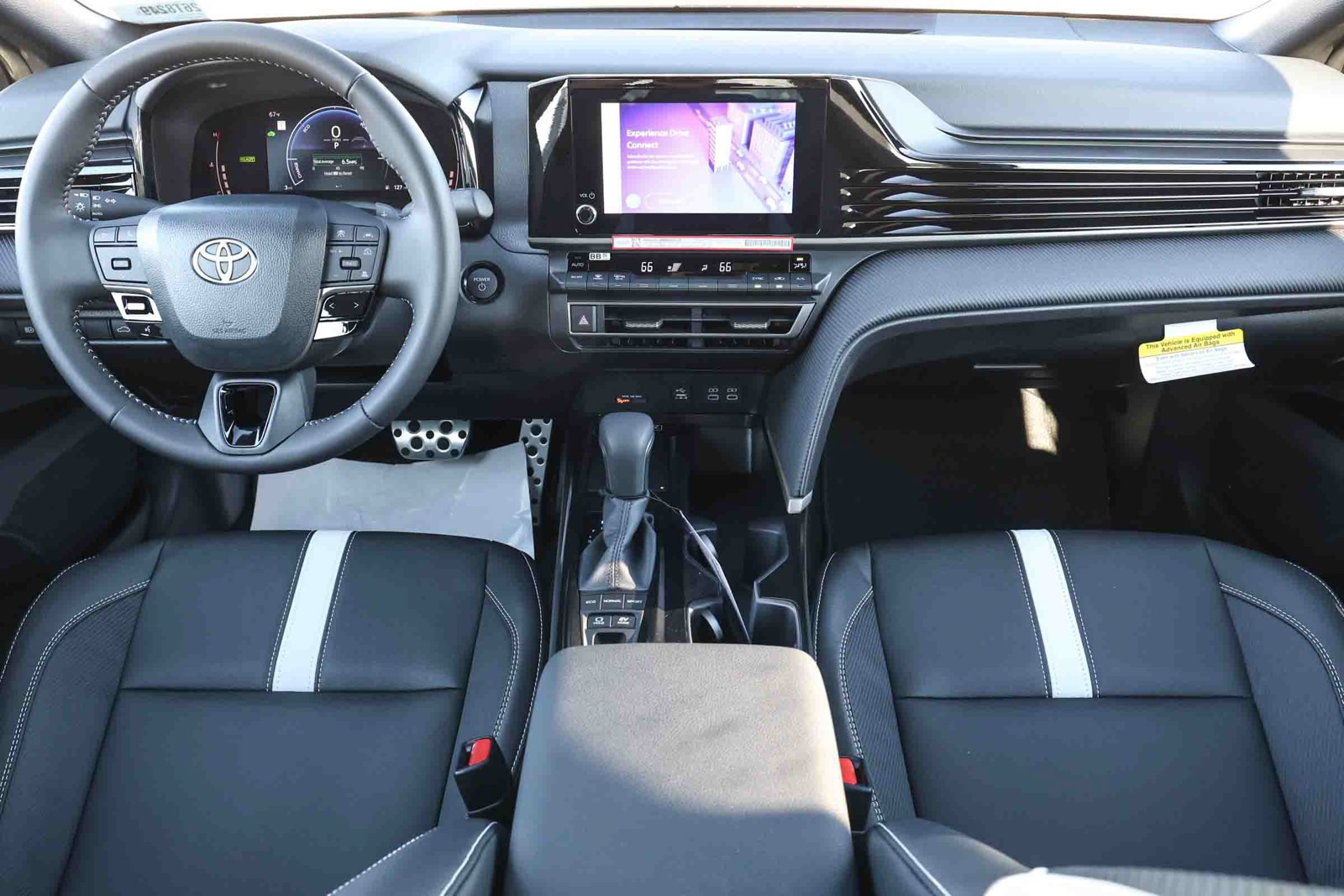 New 2026 Toyota Camry SE w/ Convenience Package FWD image 2