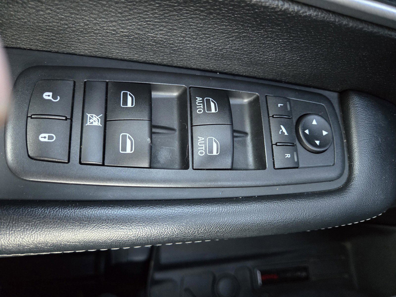 Used 2019 Chrysler Pacifica Limited w/ Advanced Safetytec Group image 19