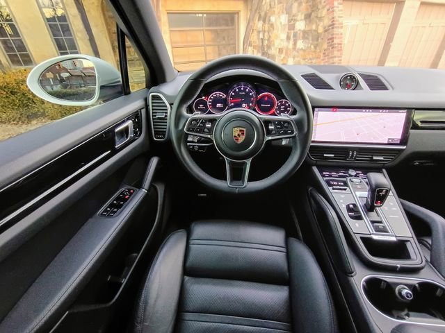 Used 2020 Porsche Cayenne image 31