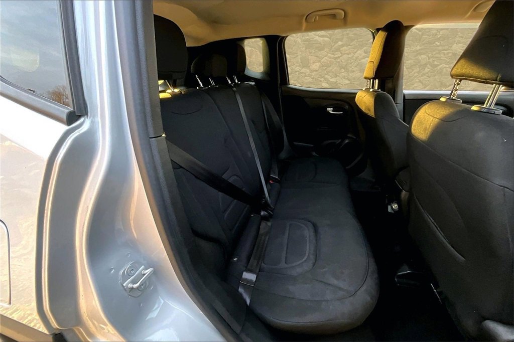 Used 2020 Jeep Renegade Latitude image 25