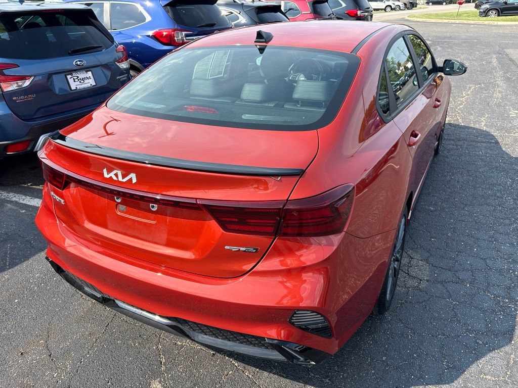 Used 2023 Kia Forte GT-Line w/ GT-Line Technology Package FWD image 3