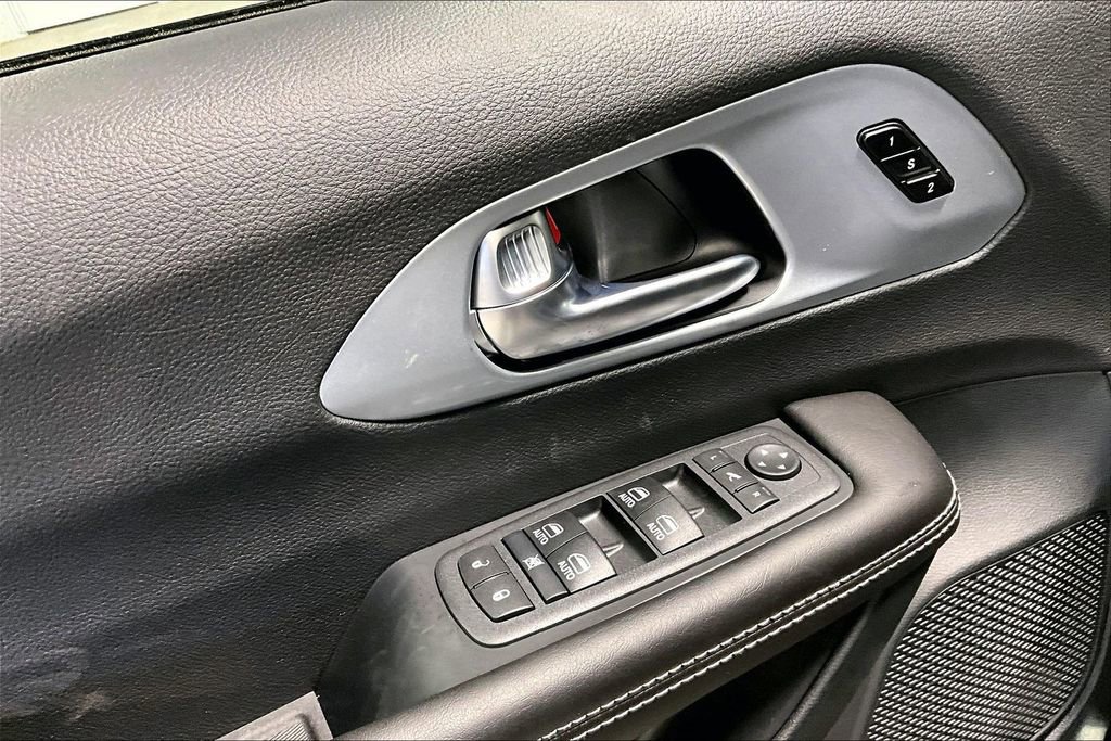 New 2026 Chrysler Pacifica Limited w/ S Appearance Package image 19