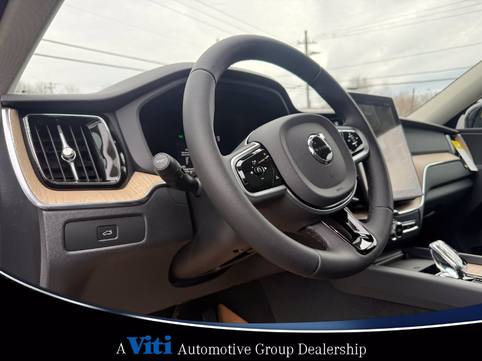 Used 2026 Volvo XC60 B5 Plus w/ Protection Package Premier AWD/4WD image 12